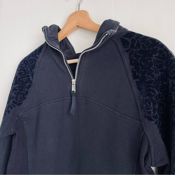 Lululemon floral flocked back zip pullover front pocket navy blue size 6 - Picture 6 of 11